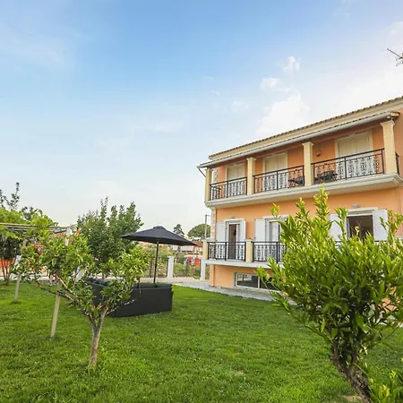 Apartment White Pearl 1 *